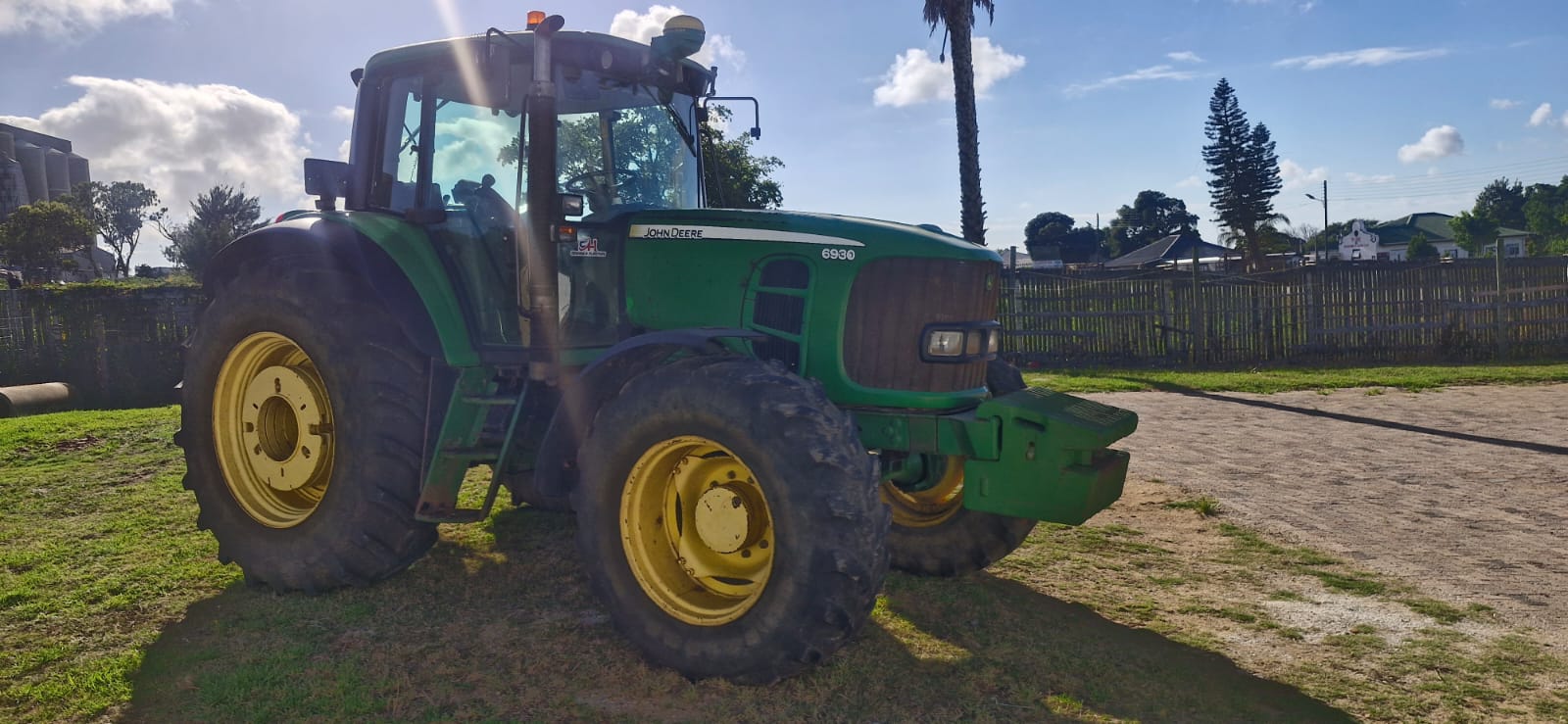 2013 John Deere 6930 4x4 (#298) - Image 9