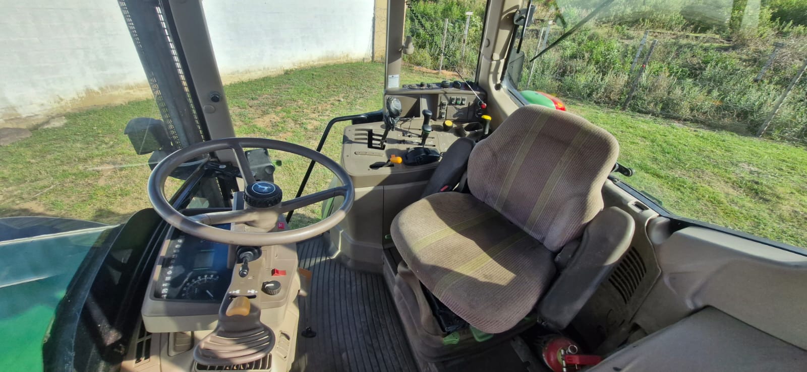 2013 John Deere 6930 4x4 (#298) - Image 5