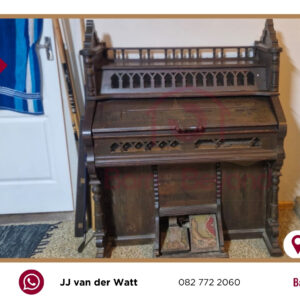 ANTIQUE PUMP ORGAN