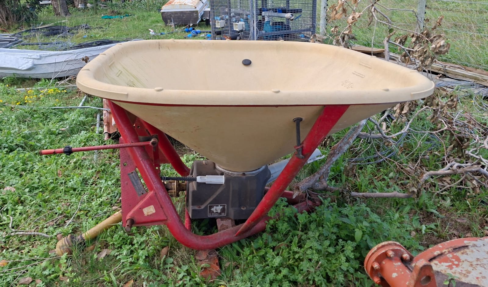 Vicon Fertiliser Spreader - Image 2
