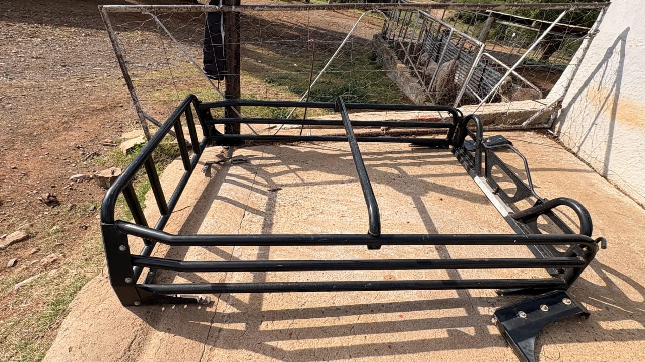Isuzu 2.5 Single Cab Stockman Rails - Image 2