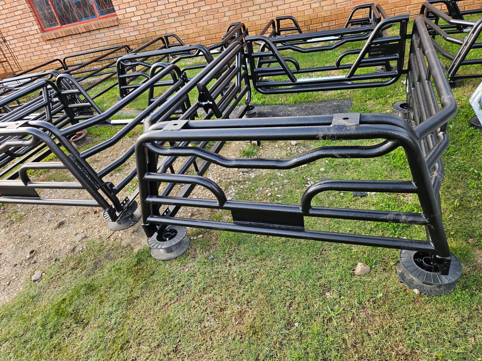 Land Cruiser Single Cab Rails - Image 2