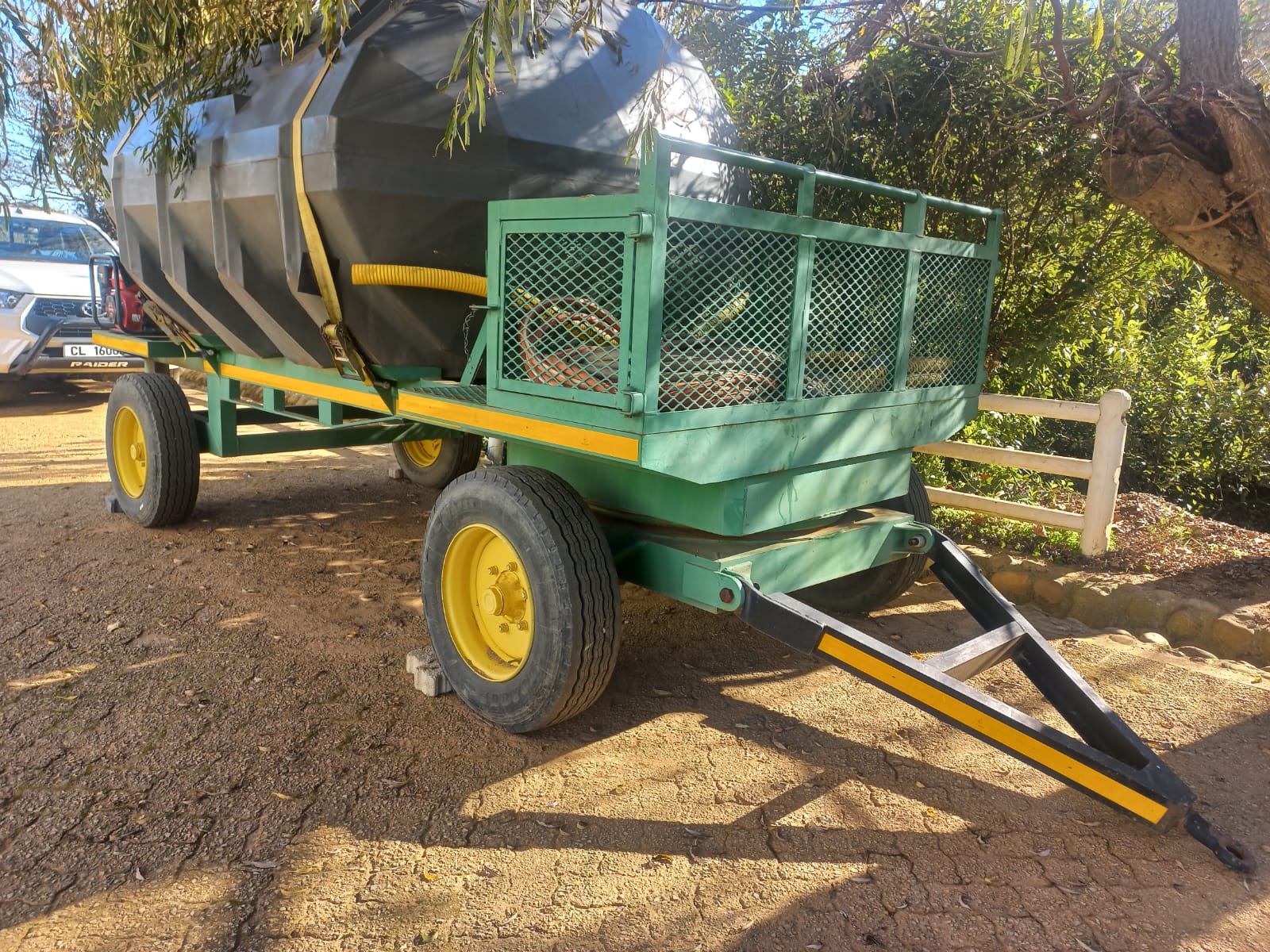 5000L Water Tanker - Image 2