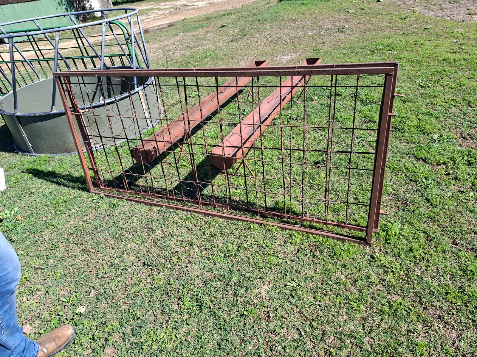 Red Steel Feeding Troughs - Image 4