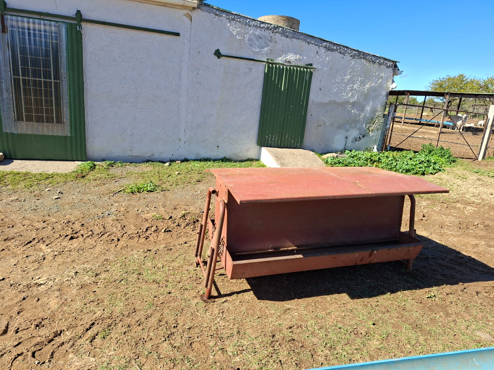 Steel Feeding Troughs - Image 2