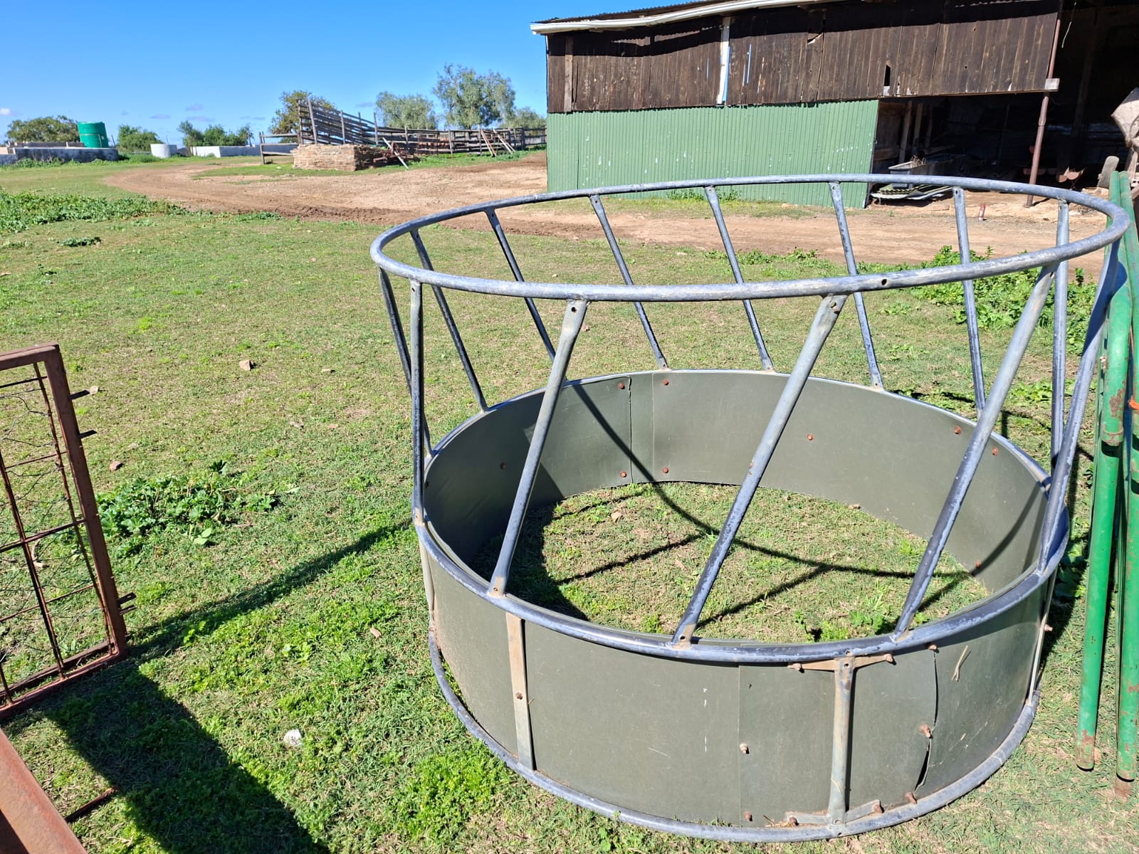 Galvanised Cattle Feed Ring - Image 2