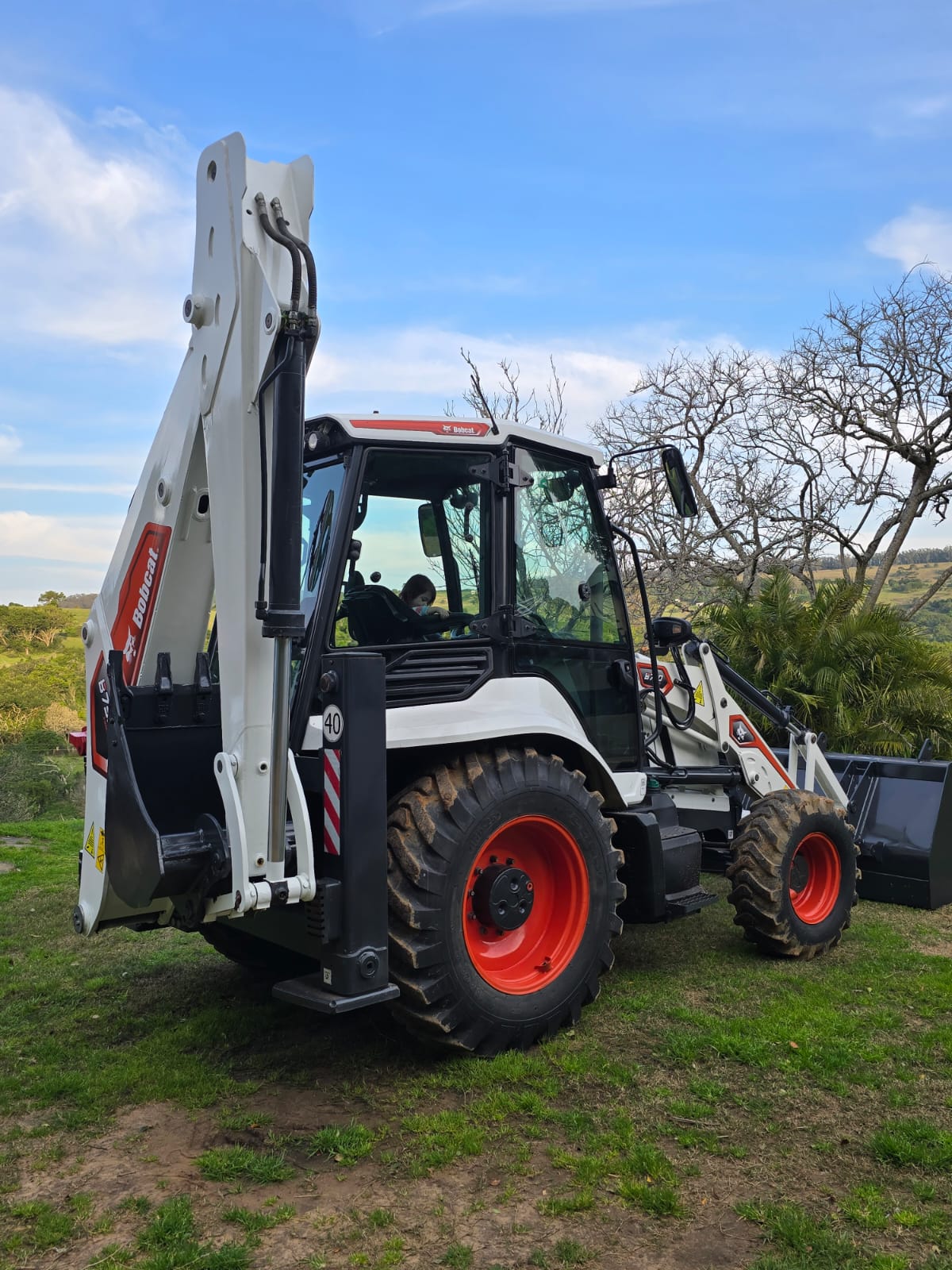 2022 Bobcat B730 R-Series TLB - Image 2