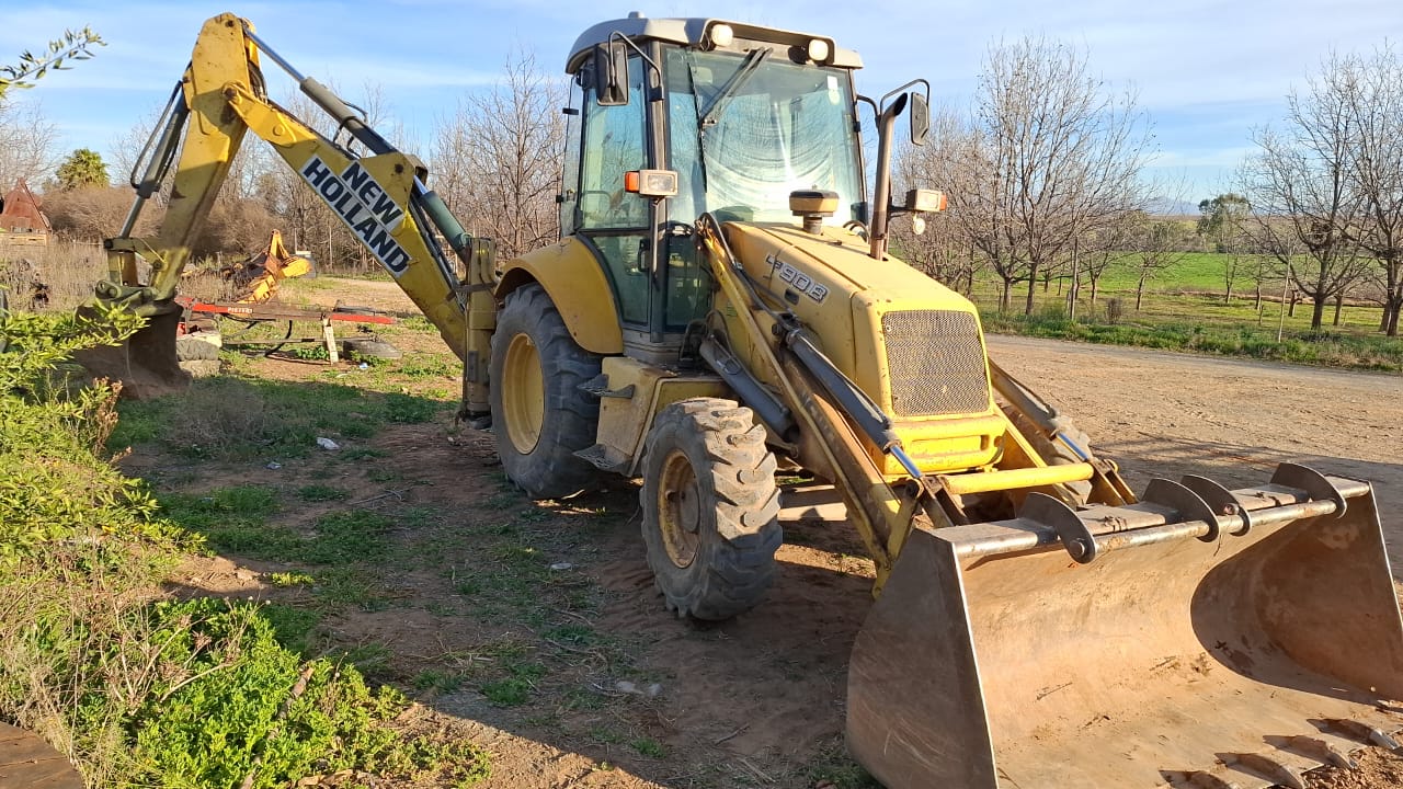 2007 New Holland B90B TLB - Image 2
